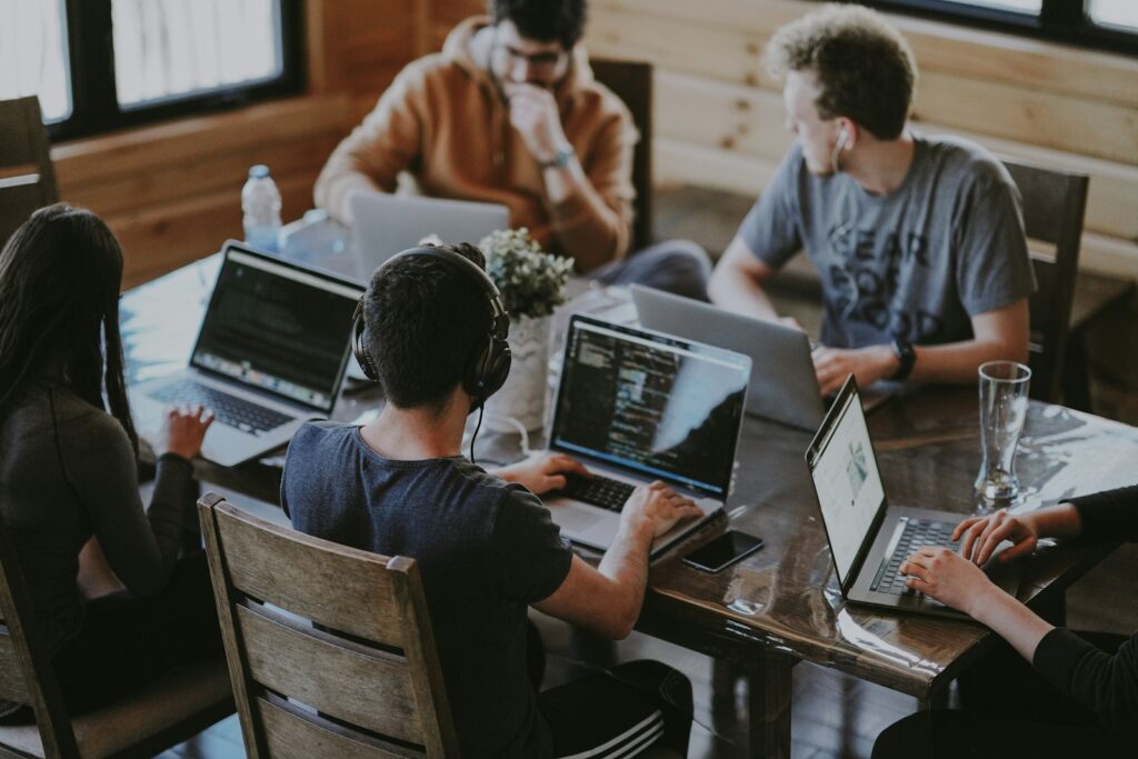 Agence intelligence artificielle planifiant un projet IA au Québec